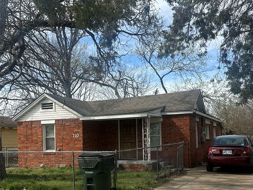2nd image of 710 W Meacham St