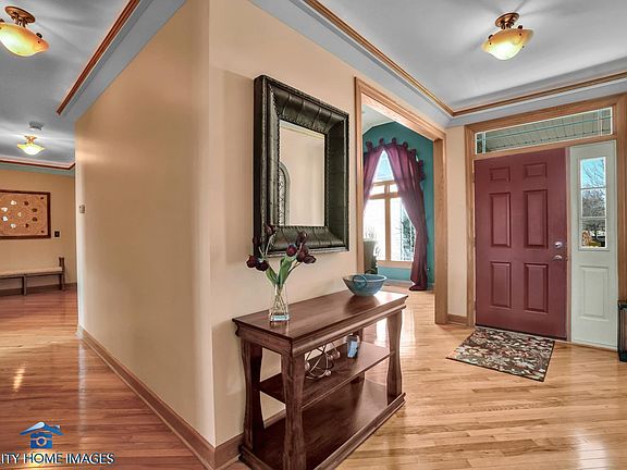 3rd image of 8636 Farmview Dr