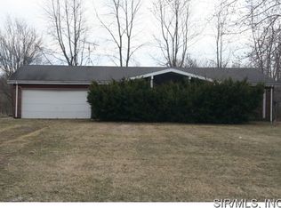 44 Silver Creek Ave, New Douglas, IL 62074
