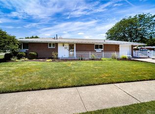 98 Juniper Dr, Fairborn, OH 45324