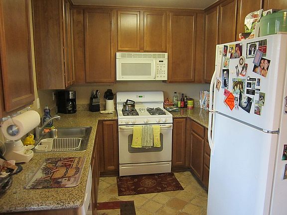 3rd image of 526 Calle Montecito Unit 138
