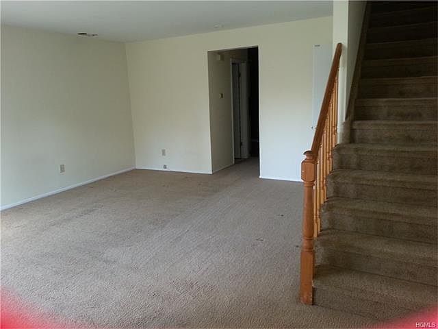 2nd image of 153 Villagegreen Ct