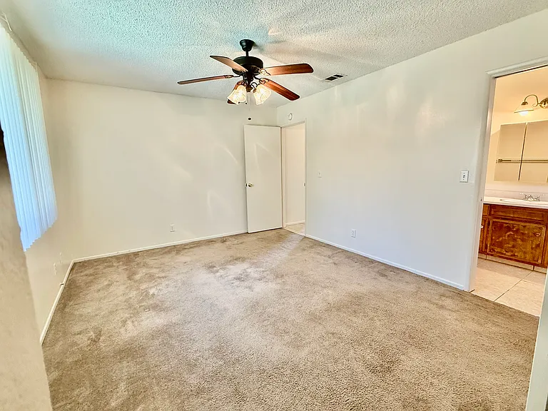 26071 Camphorwood Ave — Photo 14