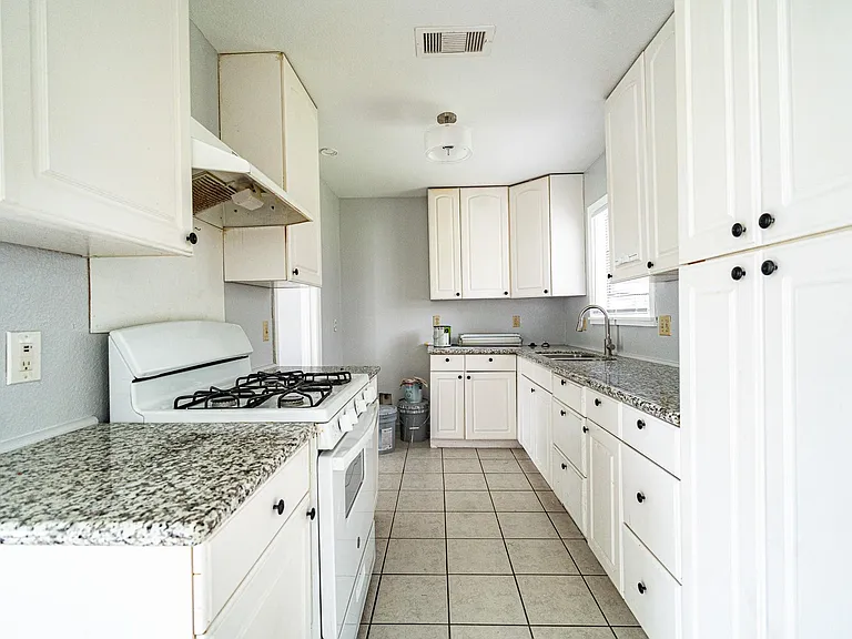 6417 Rolla St — Photo 13