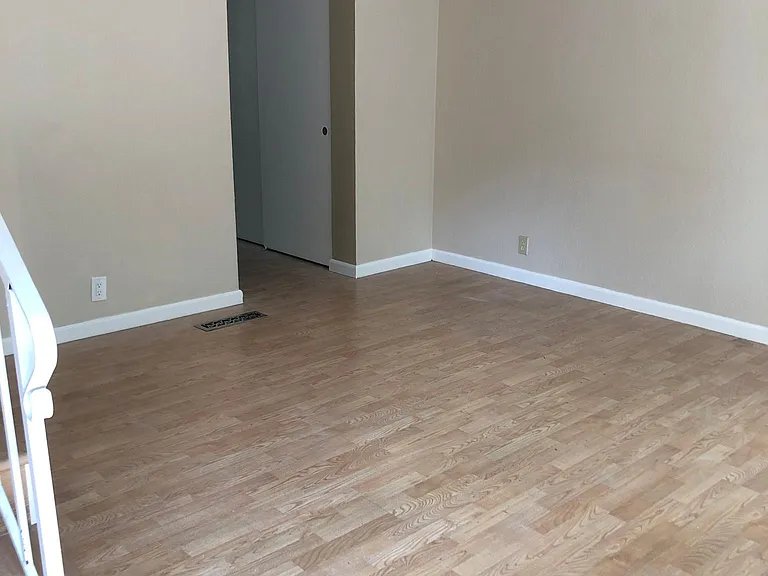 837 E San Antonio St — Photo 6