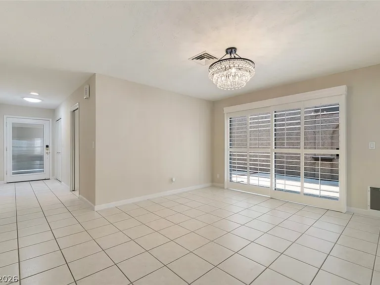 2312 Plaza Del Prado — Photo 9