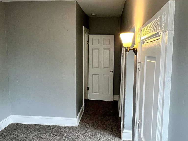 215 N Pine St — Photo 20