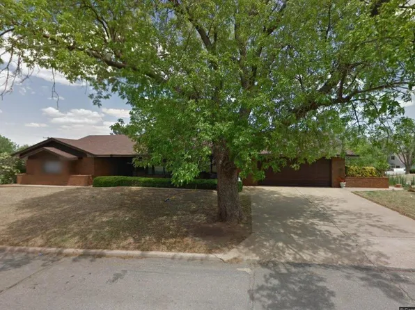 818 12th St, Alva, OK 73717