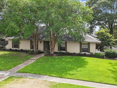 3821 Lake Larouge Dr, Baton Rouge, LA, 70816