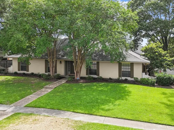 3821 Lake Larouge Dr, Baton Rouge, LA 70816