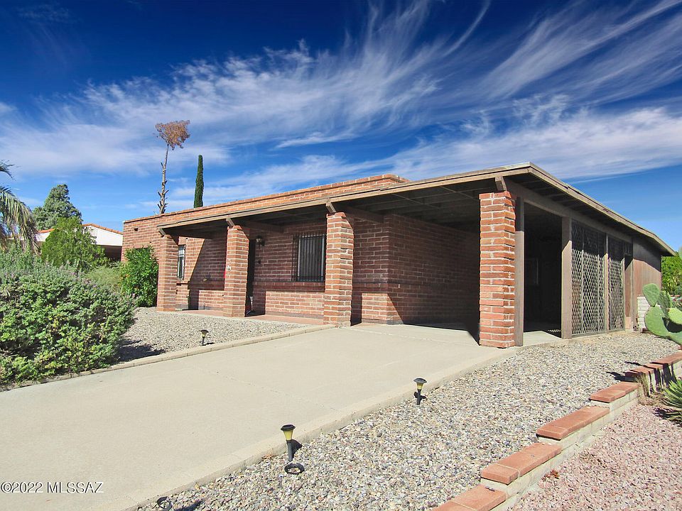 2nd image of 111 E La Grosella