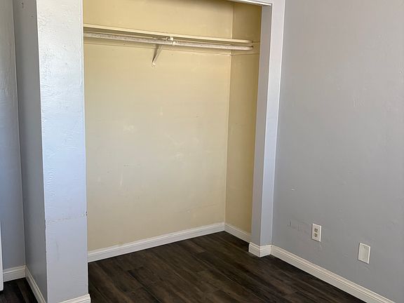 5th image of 1040 Hoover Ave