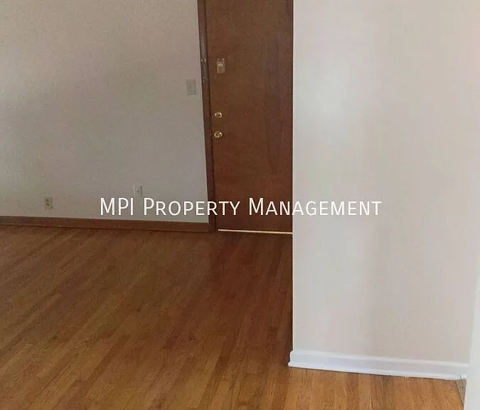 1933-39 E Oklahoma Ave #3 — Photo 7