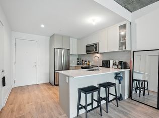 9280 Avenue Dubuisson #402, Montreal, QC H3C 0Y1