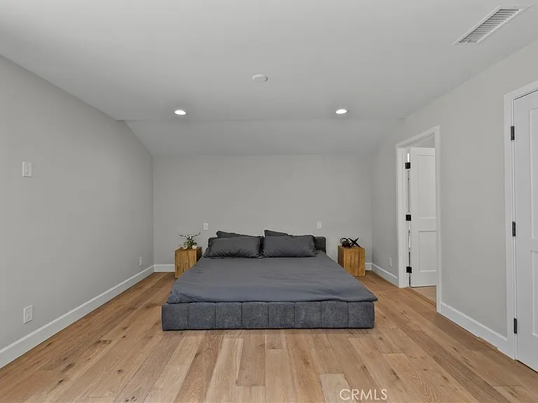 5823 Lubao Ave — Photo 17