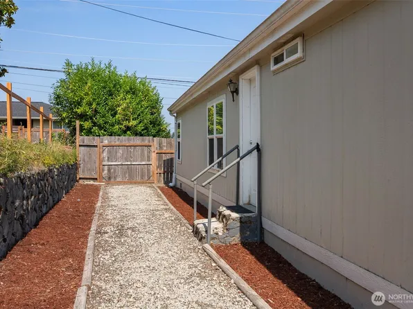 3807 6th Street, Bremerton, WA 98312