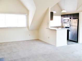 57 Montoya Cir #F617A9B64, Branford, CT 06405
