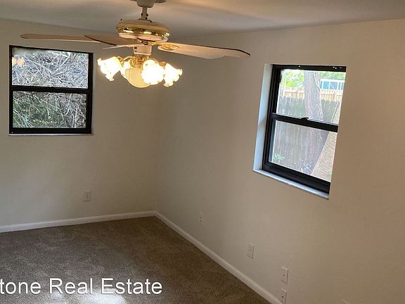 4th image of 5532 Pine Cir NE