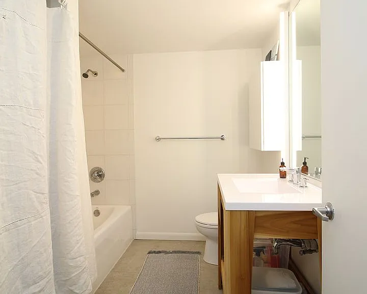 1030 NW 12th Ave #215 — Photo 16