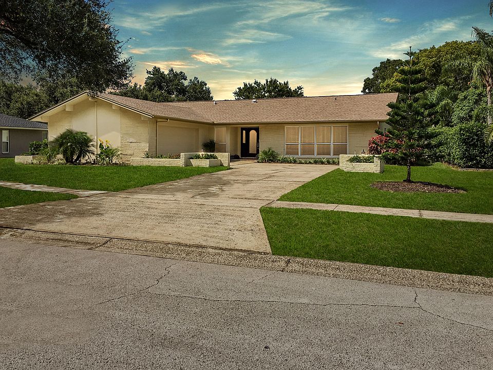 1st image of 2680 Clubhouse Dr S