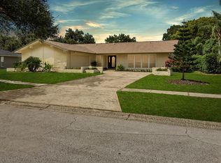 2680 Clubhouse Dr S, Clearwater, FL 33761