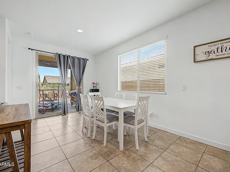 9012 W Solano Dr — Photo 8