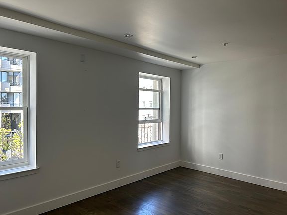 3rd image of 901 Bush St APT 406