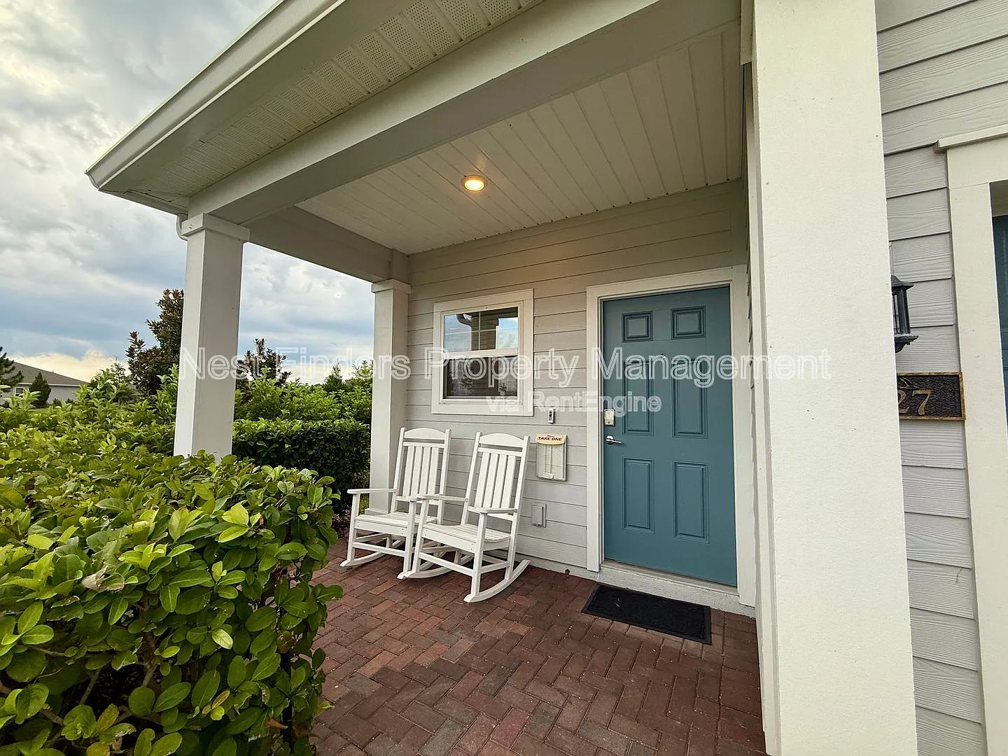 3 bed, 2.5 bath, 1750 sqft, $2,400 — Photo 4