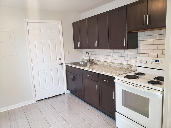 2nd image of 217 Duke St