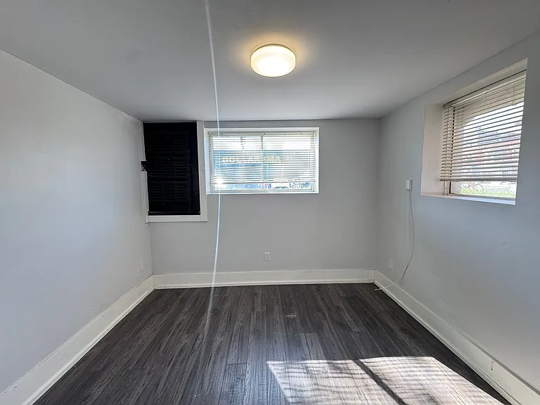 5 Balmoral Ave S #1 — Photo 3