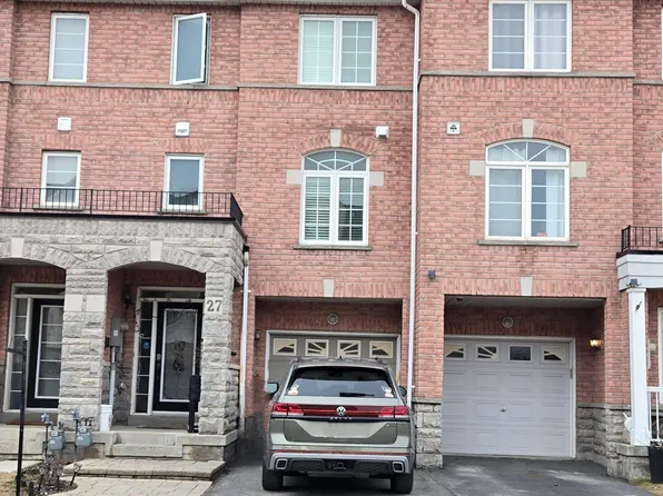 27 Stonewood St, Ajax, ON L1S 0B3