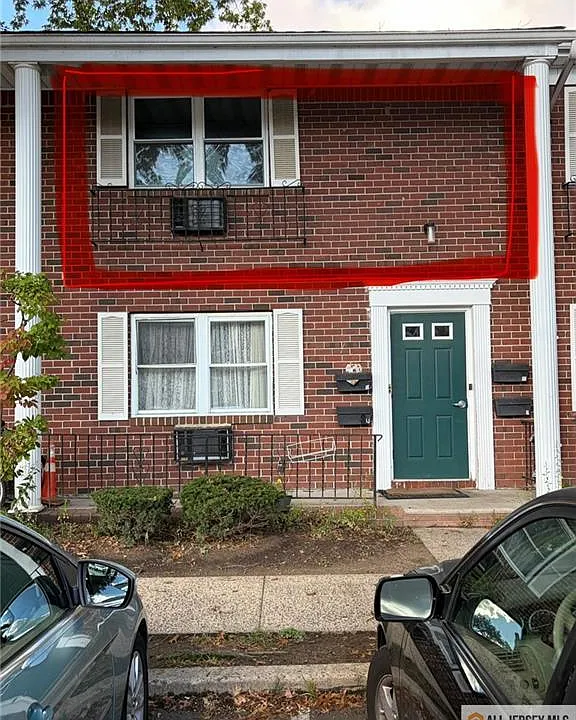 289 Main St #8K