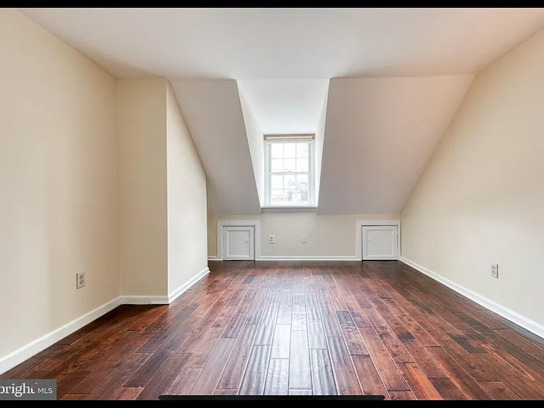 126 E Montgomery St — Photo 24