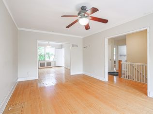 75 Elderwood Dr #3, Toronto, ON M5P1X5