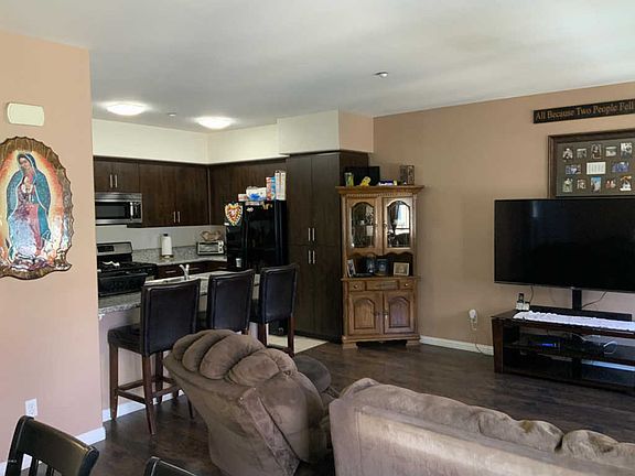 5th image of 321 Riverpark Blvd Unit 303