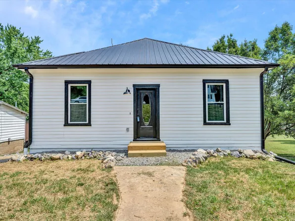 3560 Yellow Mountain Rd SE, Roanoke, VA 24014