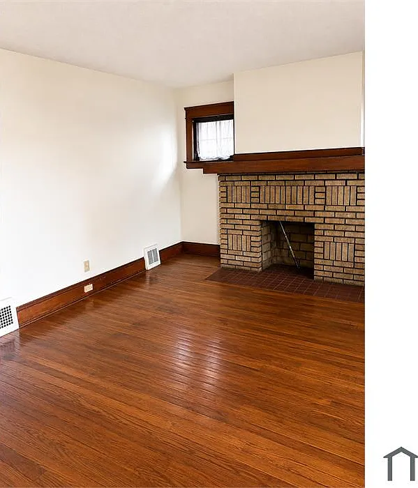 3 bed, 1000 sqft, $1,300 — Photo 3