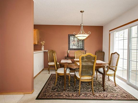 5th image of 519 Aqua Cir