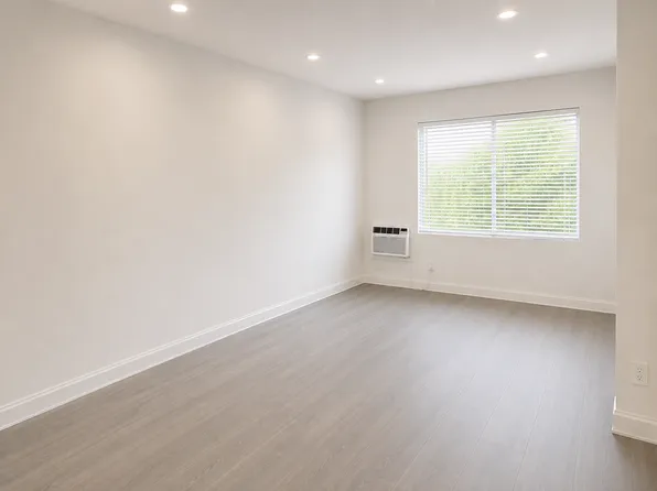 16935 Blackhawk St APT 10, Granada Hills, CA 91344