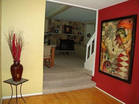 3rd image of 844 Fielding Ln