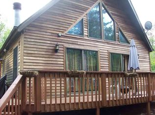 8853 Chipmunk Ln, Tobyhanna, PA