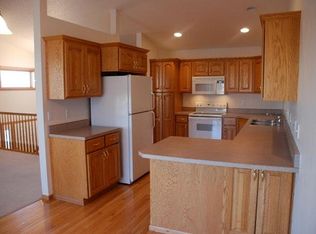 1607 51st St S, Fargo, ND 58103