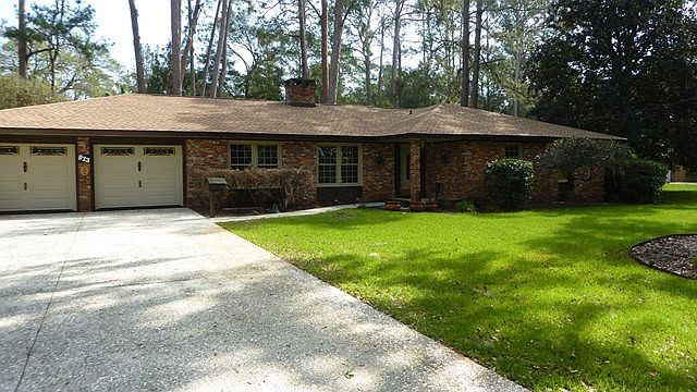 1st image of 823 N Riverview Dr