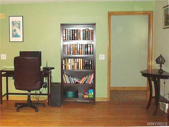 5th image of 593 Kings Hwy N