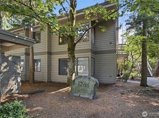 Carlyle, Bellevue, WA 98004