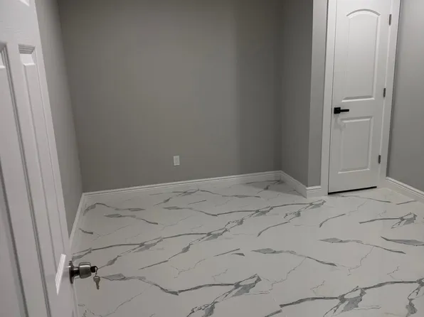(undisclosed Address), Elmont, NY 11003