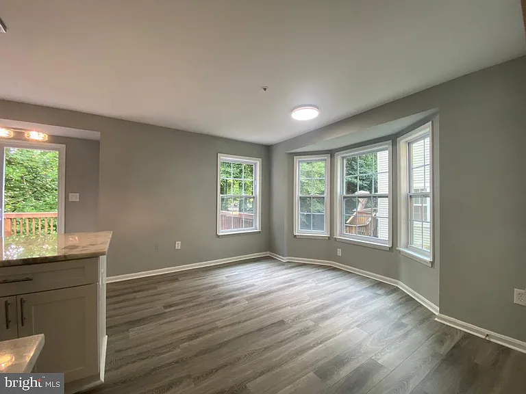 1931 Barrington Ct — Photo 8
