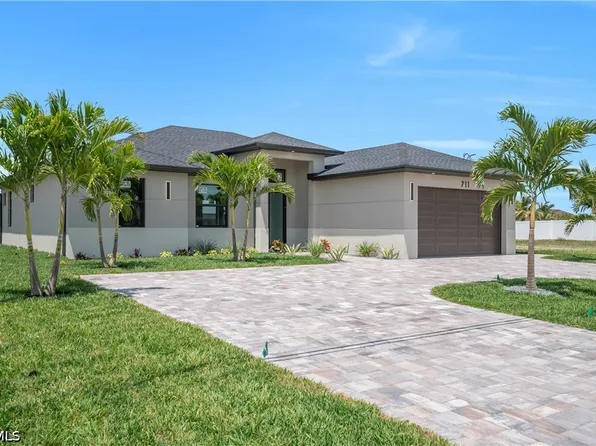 711 Gleason Parkway Cpe, Coral, FL 33914