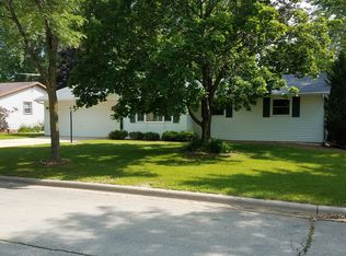 3050 Ferndale Dr, Green Bay, WI 54313