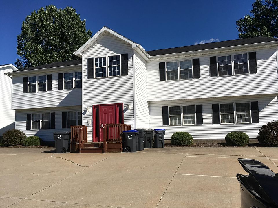 Outside Apartment w off street parking